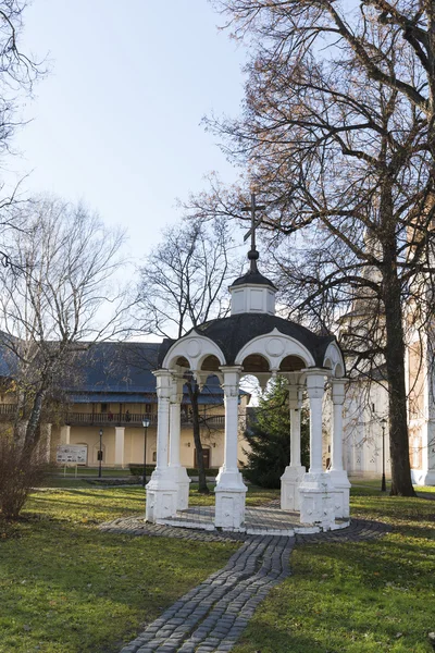 Suzdal, Russia 06.11.2015. Ciborium al monastero di Sant'Eutimio a Suzdal. Anello d'oro della Russia Viaggi — Foto Stock