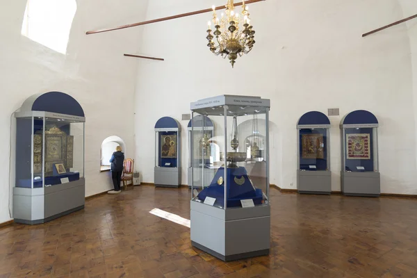 Suzdal, Russia -06.11.2015. Exhibition of Russian Icons in St. Euthymius monastery in Suzdal. Golden Ring of Russia Travel — Stock Photo, Image