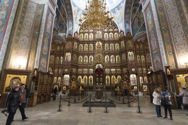 Nizhny Novgorod, Rusia - 03.11.2015. iconostasis en la Catedral de San Alejandro Nevski en Nizhny Novgorod, Rusia. Siglo XIX —  Fotos de Stock