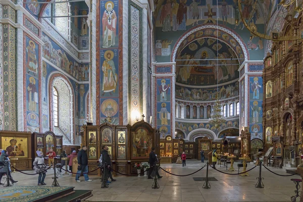 Nizhny Novgorod, Rusia - 03.11.2015. El interior de la Catedral de San Alejandro Nevski. Siglo XIX — Foto de Stock