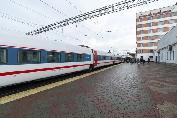 Νίζνι Νόβγκοροντ, Ρωσία-05.11.2015. Τρένο μεγάλης ταχύτητας Strizh στο σιδηροδρομικό σταθμό — Φωτογραφία Αρχείου