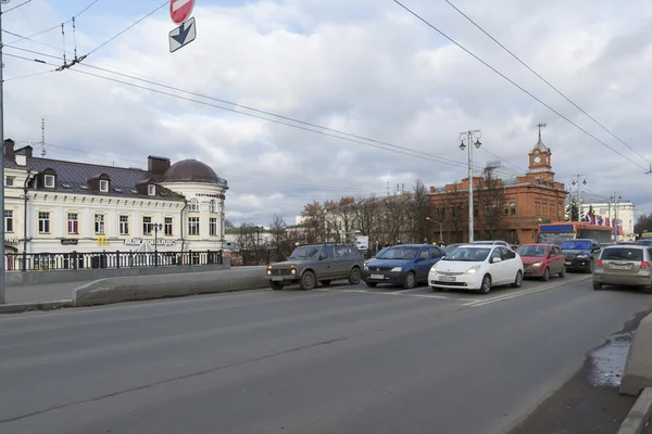 ВЛАДИМИР, РОССИЯ -05.11.2015. Большая Московская улица - исторический центр города — стоковое фото