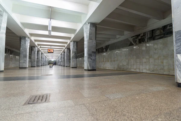 Nizhny Novgorod, RUSIA - 02.11.2015. El interior de la estación de metro Avtozavodskaya — Foto de Stock