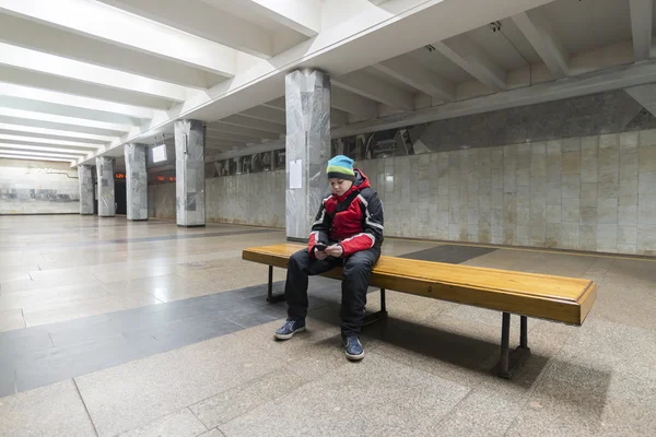 Νίζνι Νόβγκοροντ, Ρωσία - Νοεμβρίου 02.2015. Το εσωτερικό του υπόγειου σταθμού Avtozavodskaya — Φωτογραφία Αρχείου