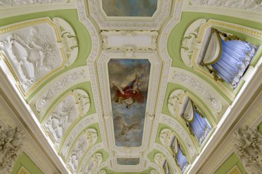 Nizhny Novgorod, Rusya - 03.11.2015. Tavan ve duvarlarda Müzesi Emlak Rukavishnikov dekorasyon