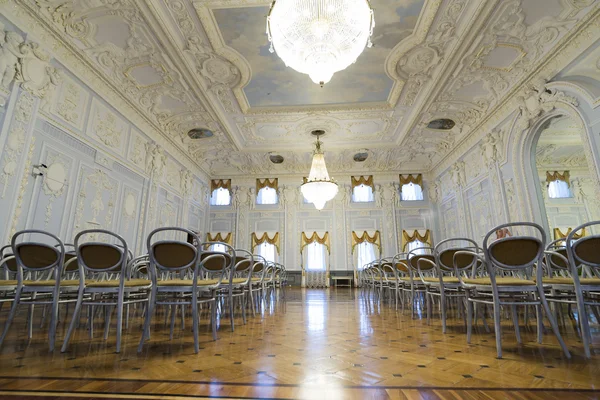 Nizhny Novgorod, Russia - 03.11.2015. Ballroom in  museum estate  Rukavishnikov — Stock Photo, Image