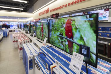 Khimki, Rusya - 22 Aralık 2015. TV Mvideo büyük zincirindeki satan elektronik ve ev aletleri depolar