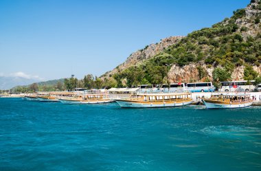 Kemer, Turkey - 06.20.2014. Rıhtımın turistler için zevk tekneler