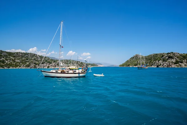 Kemer, Turkey - 06.20.2015. yacht near the coast of Turkey — Stock Photo, Image
