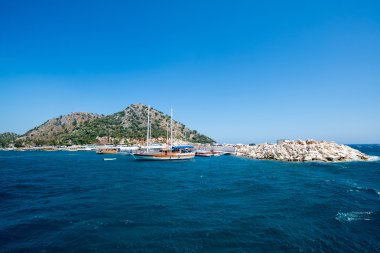 Kemer, Turkey - 06.20.2014. Rıhtımın turistler için zevk tekneler