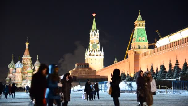 Moskova, Rusya - 15 Ocak 2015 gece Noel tatili sırasında Kızıl Meydan — Stok video