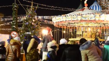 Moskova, Rusya - 15 Ocak 2015 Noel alışveriş ve eğlence adil Kızıl Meydan