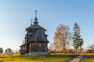 Suzdal, Rusya - 06 Kasım 2015. Altın turistik Ring Müzesi ahşap mimarisi