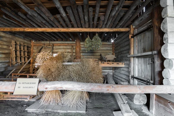 Suzdal, Rusya - 06 Kasım 2015. Müzesi ahşap mimaride köylü evlerin iç — Stok fotoğraf