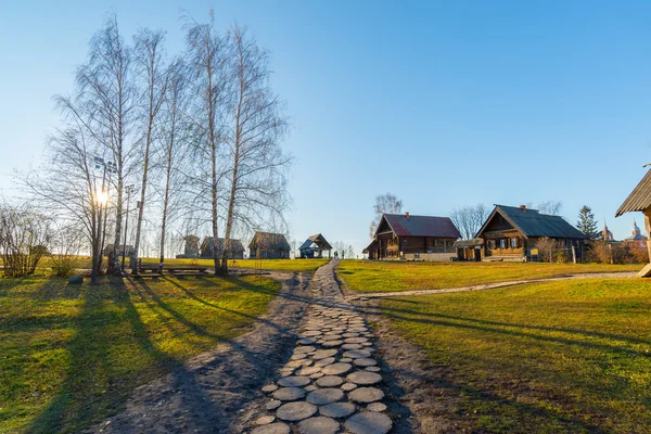 Suzdal, Ryssland - 06 November 2015. Museum träarkitektur i gyllene turist ring — Stockfoto