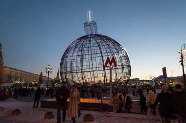 Moskova, Rusya - Ocak 10.2016. Büyük File Noel top modacı Meydanı Moskova '