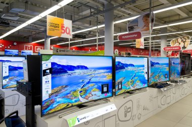 Moskova, Rusya - Şubat 02. 2016. Tv Eldorado büyük zincir Mağazalar elektronik satış olduğunu