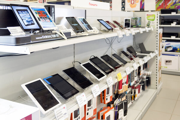 Москва, Россия - 02 февраля. 2016 год. Tablet PC in Eldorado is large network stores selling electronics
