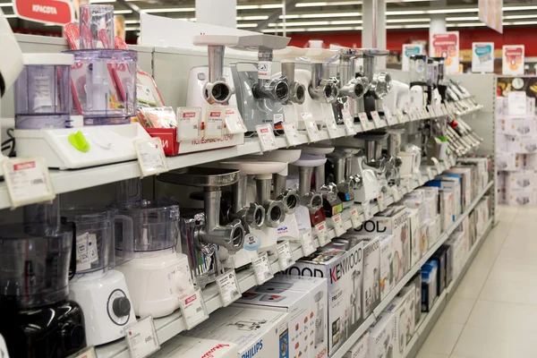 Moscow, Russia - February 02. 2016. Meat Grinder in Eldorado, large chain stores selling electronics — Stock Photo, Image