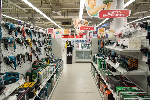Moscú, Rusia - 02 de febrero. 2016. Interior de Eldorado es una gran cadena de tiendas de venta de electrónica —  Fotos de Stock