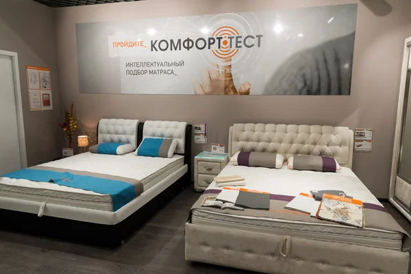 Khimki, Russia - February 13. 2016. Exhibit samples beds in Grand Furniture shopping, largest specialty shop. — Stock Photo, Image
