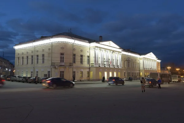 Vladimir, Ρωσία - Νοέμβριο 05.2015. Παιδική σχολή τέχνης στο παρελθόν επαρχιακή γυμνάσιο για τα αγόρια, που χτίστηκε το 1841 — Φωτογραφία Αρχείου