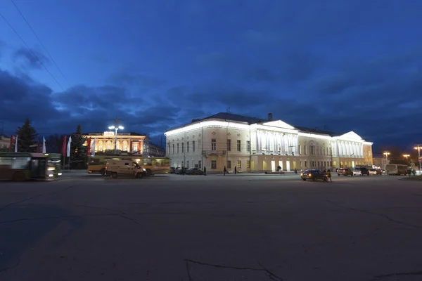 Vladimir, Rusland - November 05.2015. Kinder Kunstschool in afgelopen provinciale gymzaal voor jongens, gebouwd in 1841 — Stockfoto