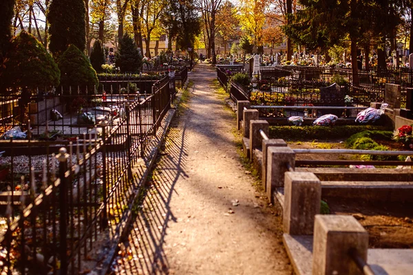 Oude begraafplaats in Europa — Stockfoto