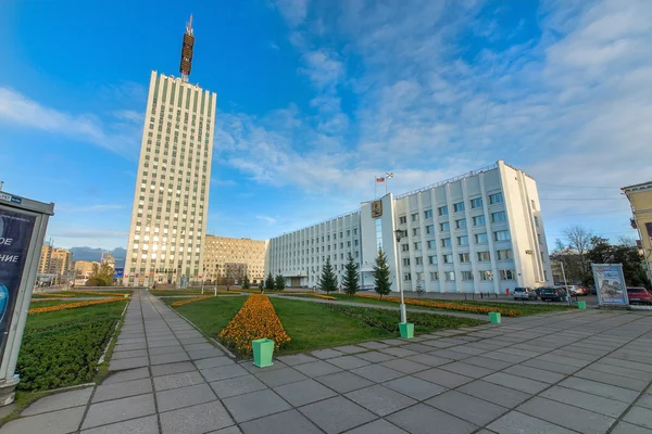 Arkhangelsk. Câmara Municipal. Lenine Square. Arranha-céus — Fotografia de Stock