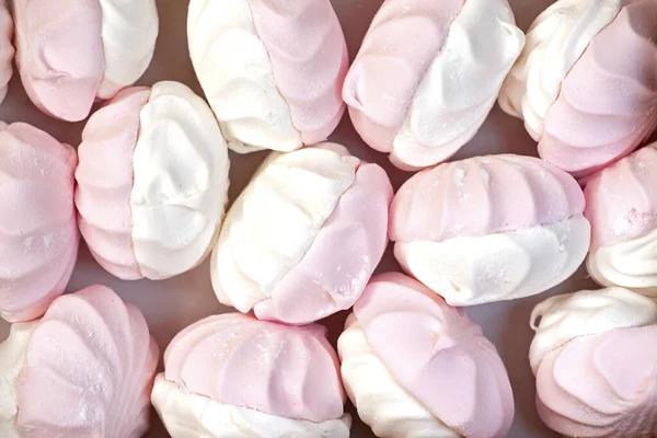 Pembe beyaz bir zephyr.