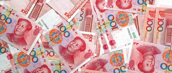 Masada bir Çin yuanı var.