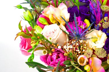 Beyaz çiçekli buket