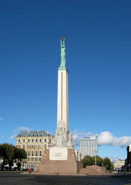 Riga 'da Özgürlük Heykeli (Letonya, Avrupa)                               