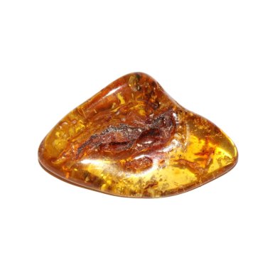 Beyaz arkaplanda baltik kehribar 