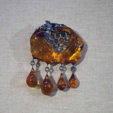 Vintage gümüş ve Baltık amber arı bal broş ile