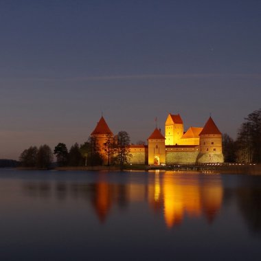 Akşamları Trakai Kalesi