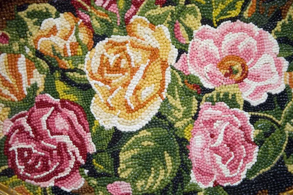 Badem ezmesinden yapılma çiçek desenli. Badem ezmesi müzesi, Szentendre, Macaristan.