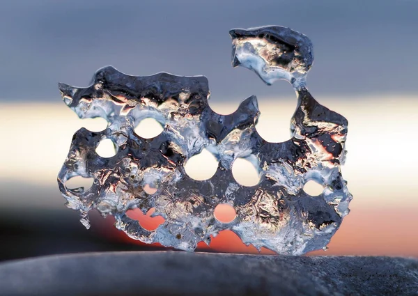 Hermoso Hielo Transparente Contra Atardecer — Foto de Stock