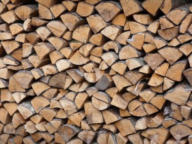Yığılmış odun, doğal ahşap dokusu.