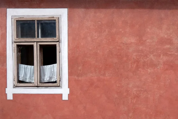 Window Empty Red Wall Old House Cute White Curtains Window — Stock Photo, Image