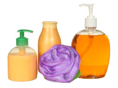 Kapalı kozmetik ve hijyen mavi plastik şişe jel, sıvı sabun, losyon, krem, şampuan. Beyaz arka plan izole.