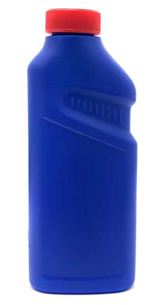 Equipos de limpieza. botellas de plástico de color con detergente aislado sobre fondo blanco  . —  Fotos de Stock