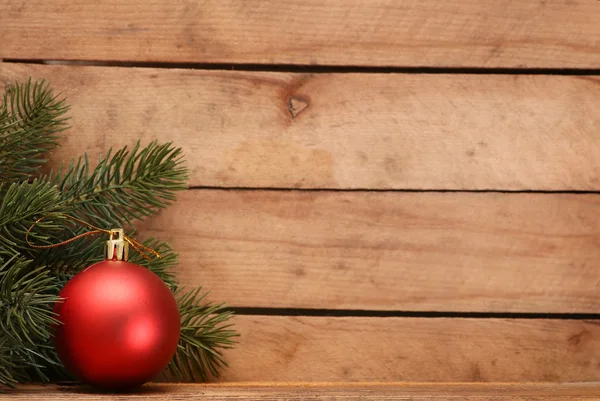 古いグランジ木製ボード上のクリスマスの装飾. ストック写真