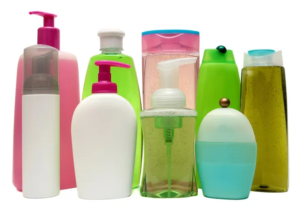 Закрытая косметическая или гигиеническая пластиковая бутылка геля, жидкого мыла, лосьона, крема, шампуня. Изолированный на белом фоне . — стоковое фото