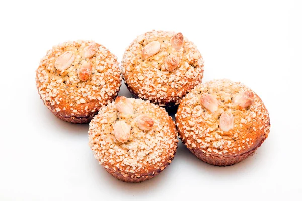 Muffins Aux Arachides Isolés Sur Fond Blanc — Photo