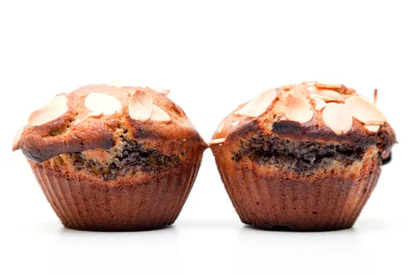 Muffins Med Mandel Isolerad Vit Bakgrund — Stockfoto
