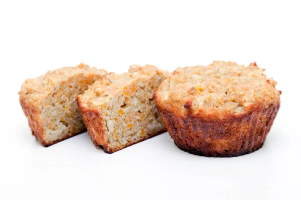 Muffin Con Mele Carote Isolate Fondo Bianco — Foto Stock