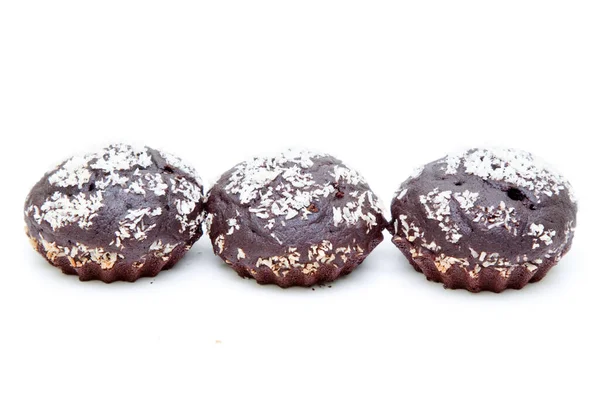 Čokoládové Muffiny Drceným Kokosem Izolované Bílém Pozadí — Stock fotografie
