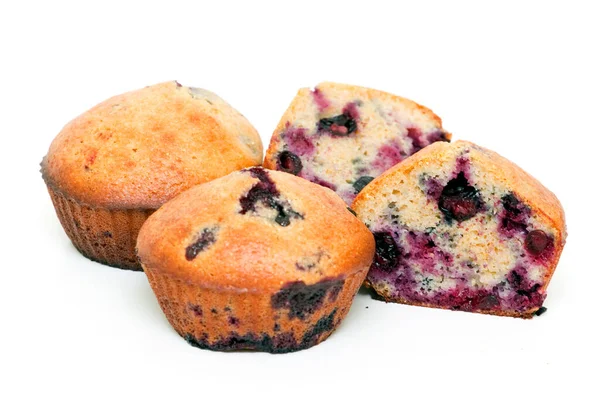 Muffin Con Bacche Isolate Fondo Bianco — Foto Stock