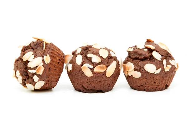 Chocolade Muffins Met Een Vulling Van Noten Geïsoleerd Een Witte — Stockfoto